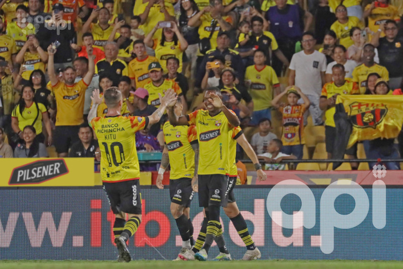 El ídolo cumplió pero IDV, también