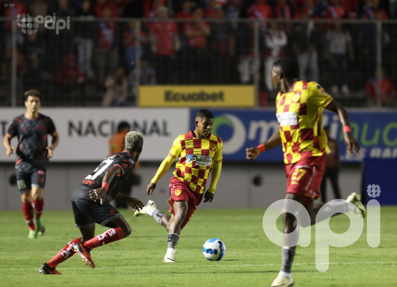 El Nacional revive 4-3 ante el crecido Aucas