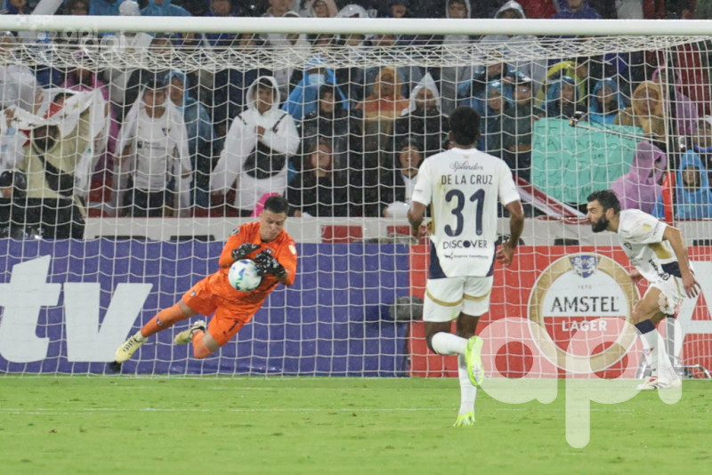 Botafogo apenas gana 1-0 a Liga de Quito