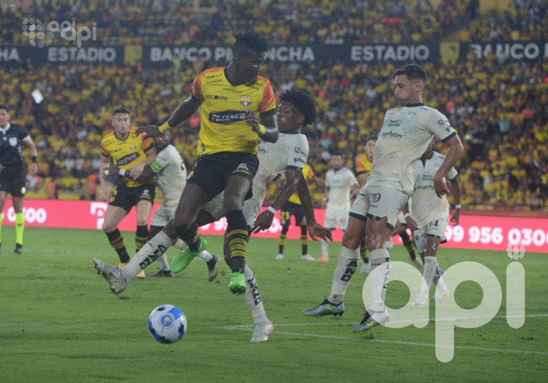 Orense frena la racha del ídolo porteño