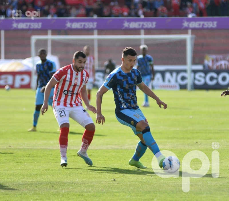 Técnico U. salva empate 3-3 ante El Nacional