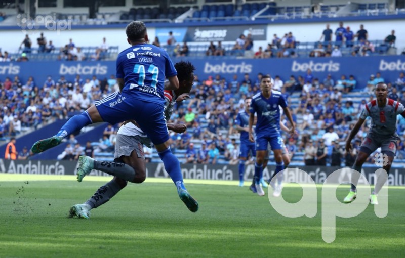 Emelec termina con triunfo 3-1 sobre Técnico Universitario