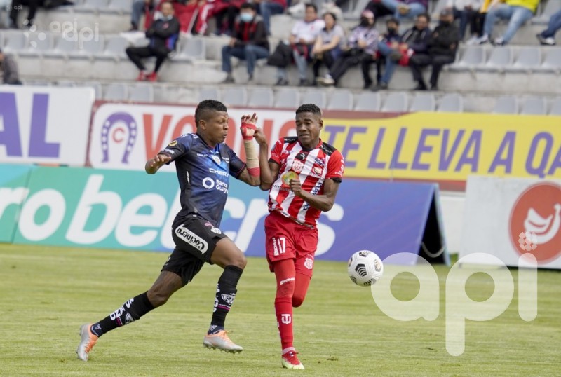Del Valle triunfa en Ambato y pugna por la etapa