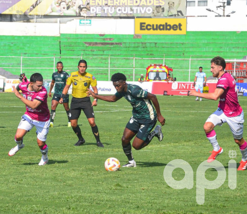 Del Valle se toma Machala y asegura la punta