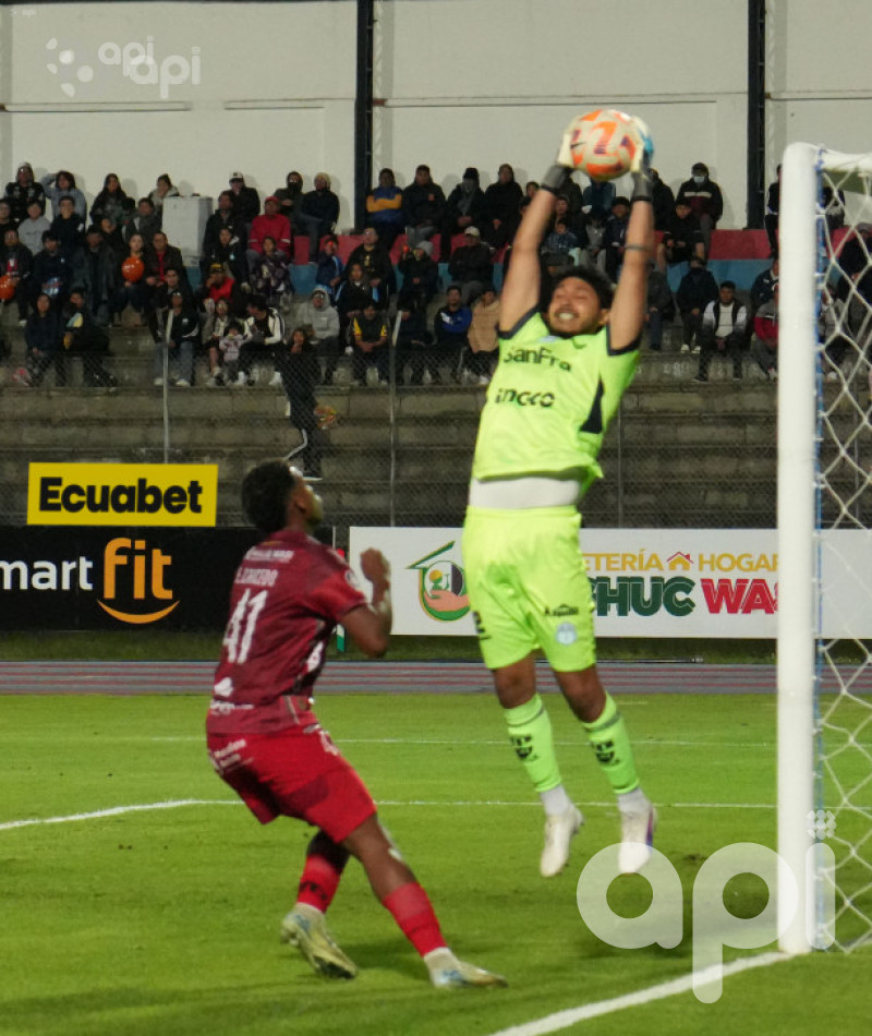 Mushuc Runa remonta 4-3 a Macará