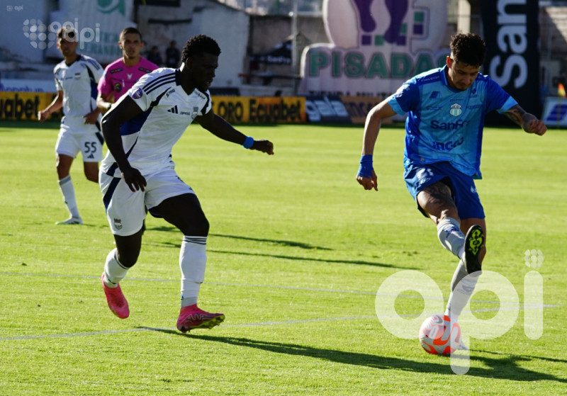 Macará pulveriza 3-0 a Emelec