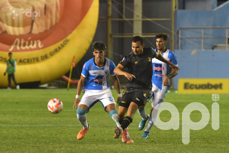 Manta se deja igualar 1-1 de Aucas con ocho