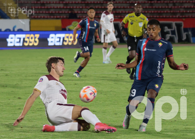 El Nacional sufre y gana 2-1 Vinotinto