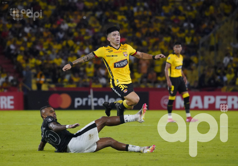 Barcelona liquida 3-0 a Corinthians en el Monumental
