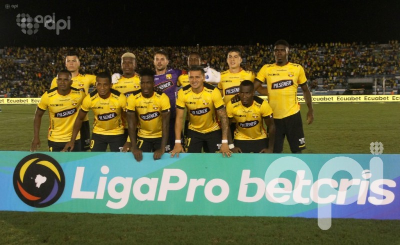 El ídolo defiende la punta ante el campeón