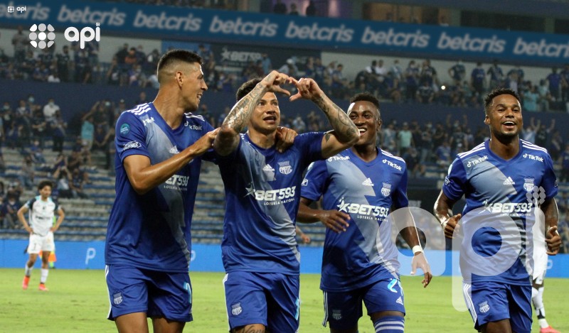 Emelec aplasta a Macará (4-0) en la apertura de LigaPro-2022
