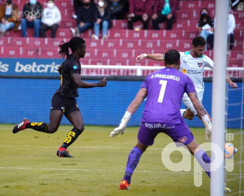 Liga y Aucas igualan 4-4 en el Superclásico quiteño
