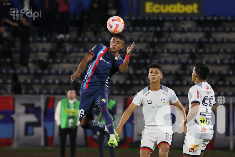 El Bitri deja el pozo y sufre el cetáceo