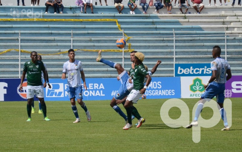 Orense gana 2-1 a 9 de Octubre en Machala