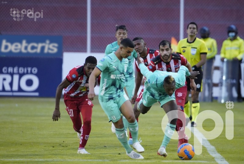 Liga se toma el Bellavista y supera 2-1 a Técnico