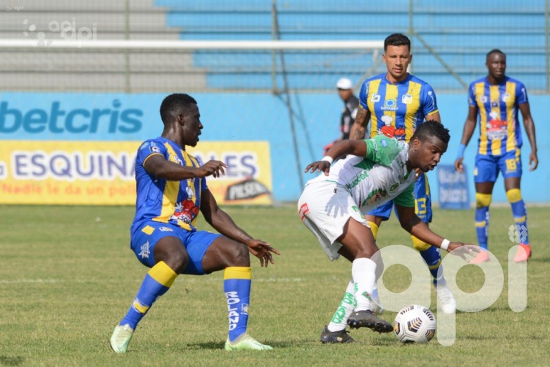 Delfín iguala 0-0 con Mushuc Runa