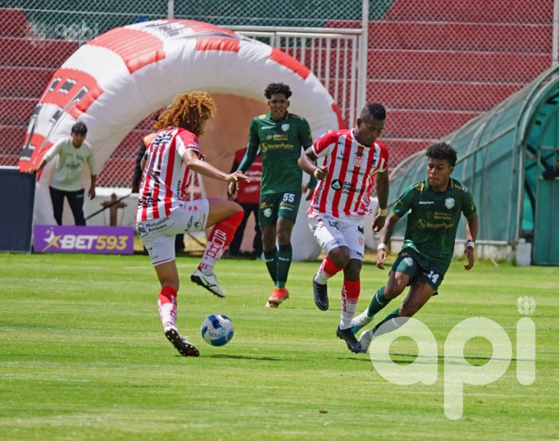 Técnico U. doblega 2-1 a Orense en Ambato