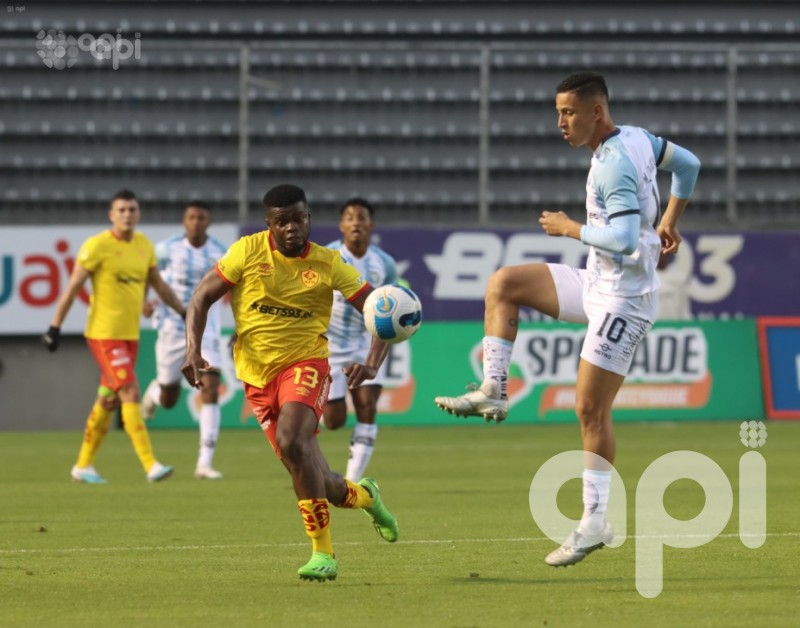 Aucas pasa con drama 1-0 a Guayaquil City