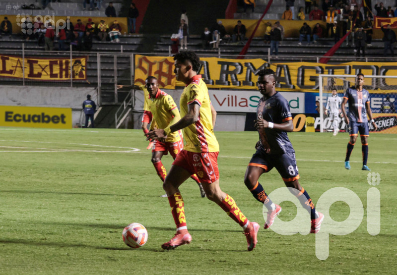 Papá Aucas se afirma en zona alta