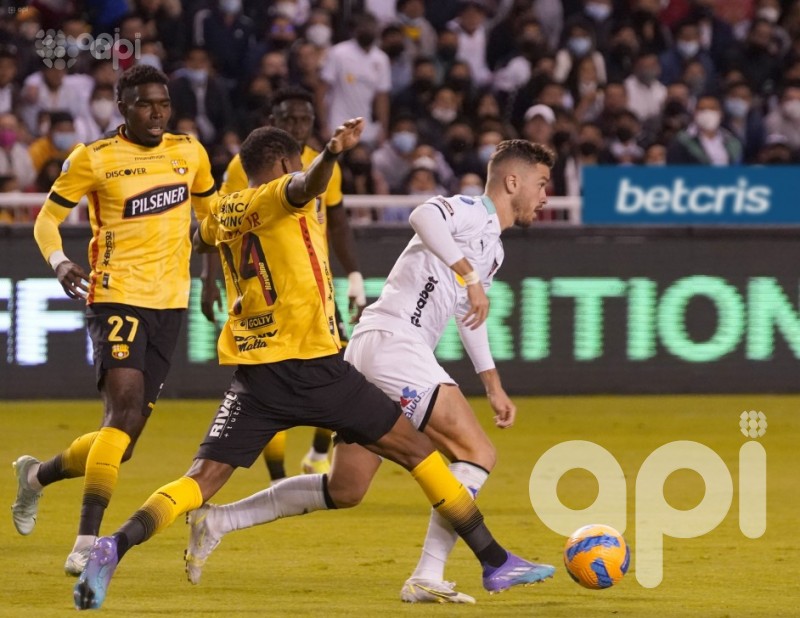 El albo se come el invicto del ídolo