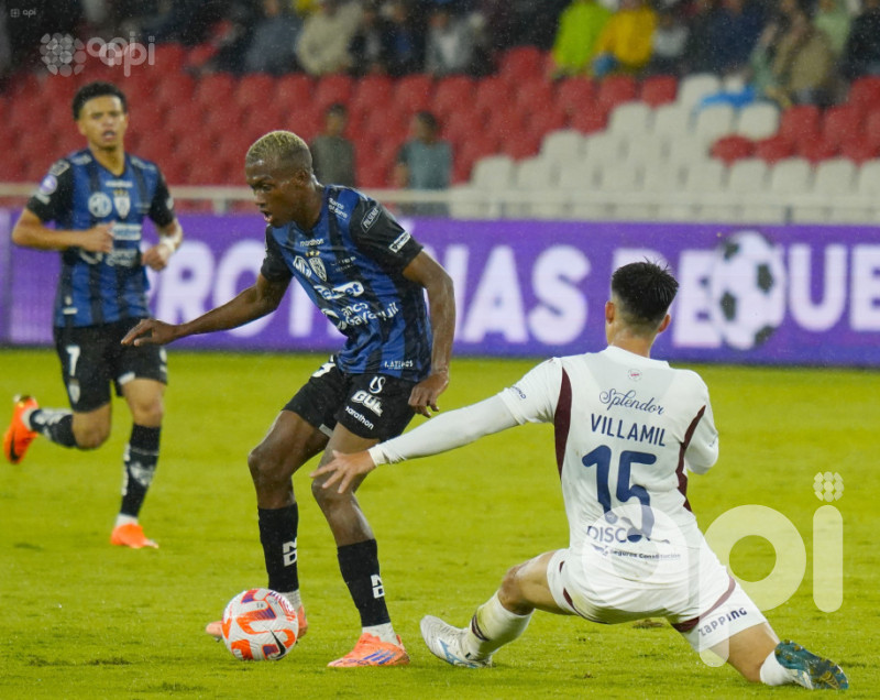 La U boicotea el festejo de IDV