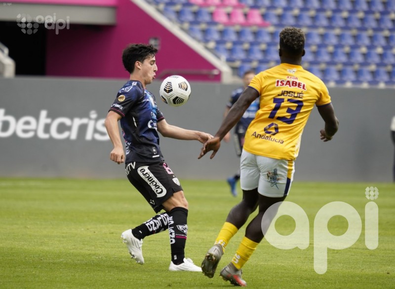 Del Valle vence, es segundo y ruega un traspié de Aucas