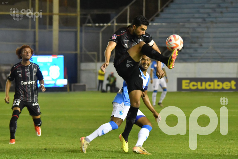Manta, festejo agónico 2-1 ante Técnico U.