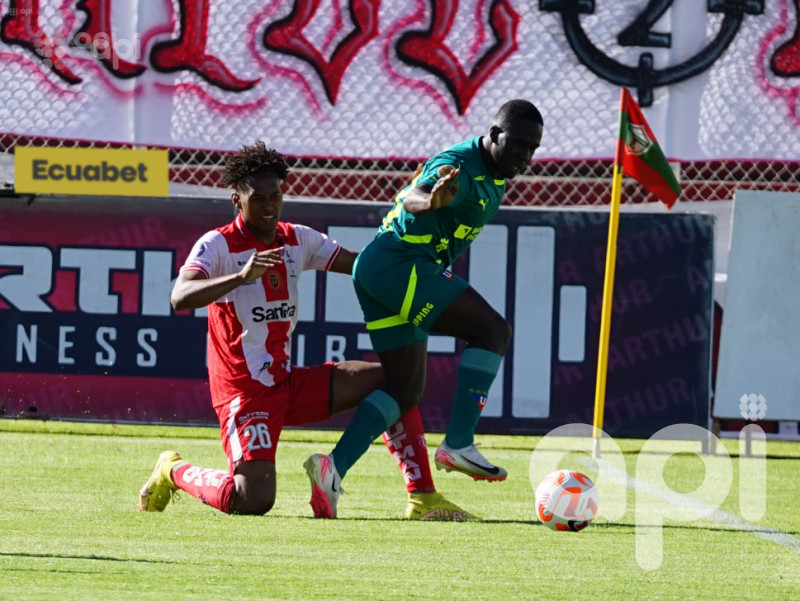 Liga pasa 3-1 a Técnico Universitario en Ambato
