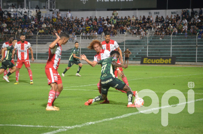 Orense vence 2-1 a Técnico Universitario