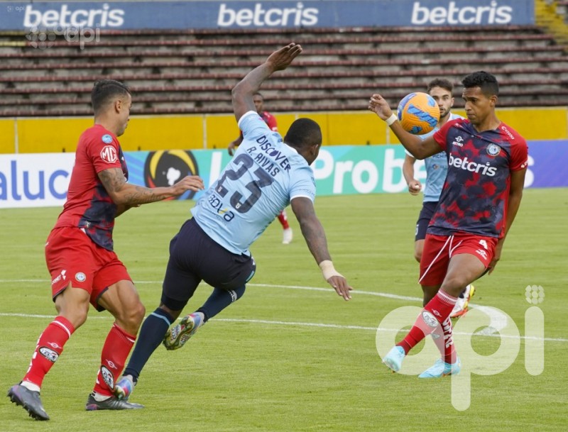 El City se conforma con empate ante suplentes de Católica