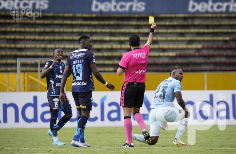 Le metieron la mano a Macará en el Atahualpa