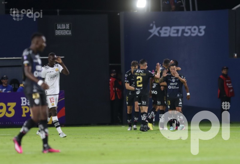 IDV esconde la pelota y supera al ídolo