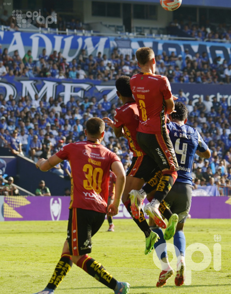 El Cuenquita deja encendido al Bombillo