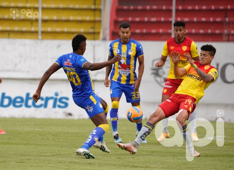 Aucas pisa fuerte en Chillogallo y golea a Delfín