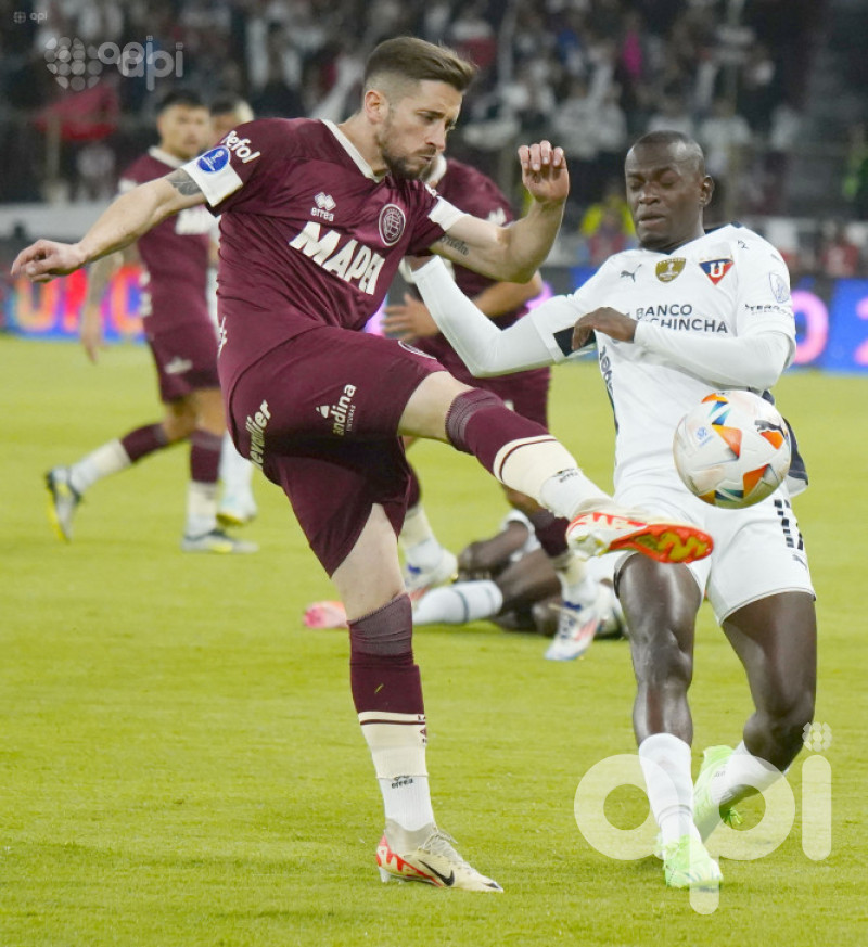 Lanús gana 1-0 en la altura a Liga de Quito