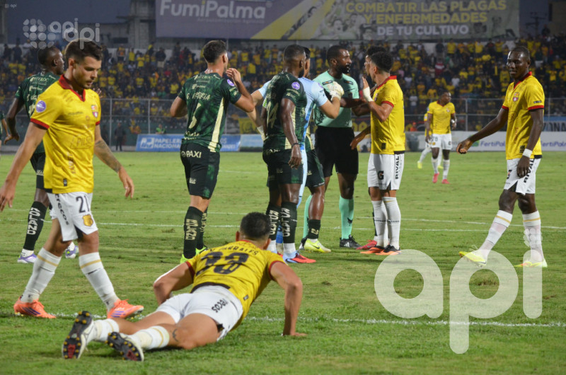 Barcelona supera 2-1 a Orense