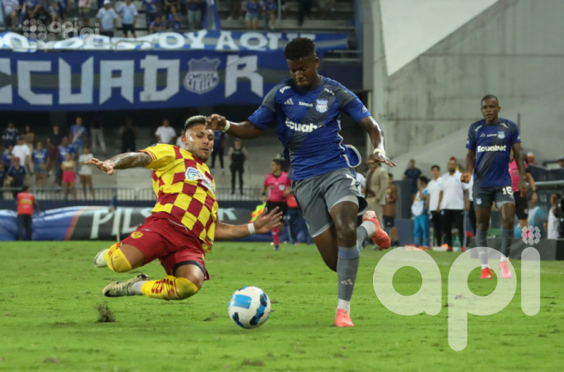 Emelec se aferra al 0-0 con Aucas