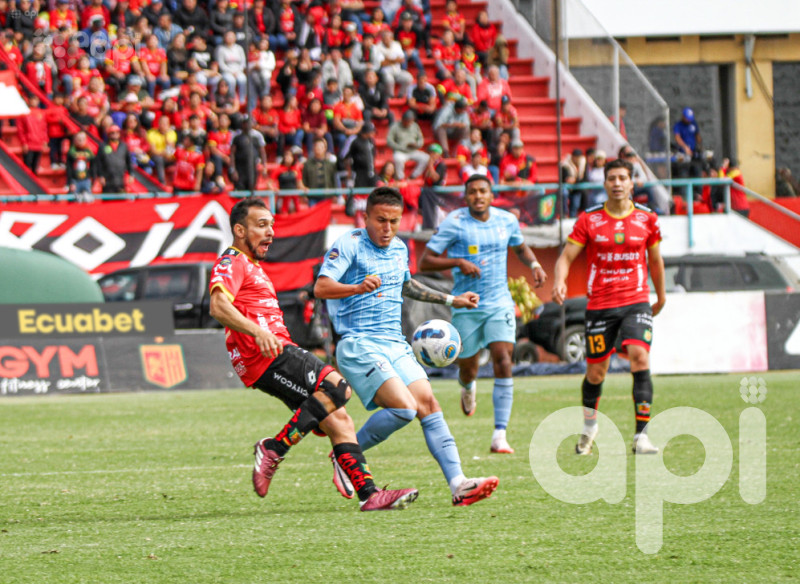 U. Católica domina 2-1 en casa de Dep. Cuenca