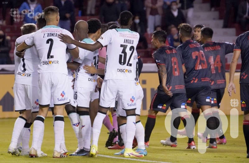 La U se reivindica con póquer de goles en la Sudamericana