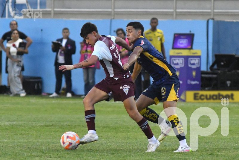Macará golea 3-0 a Delfín en Manta