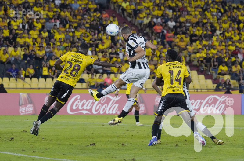 Barcelona o Botafogo, el rumbo copero se define en Río