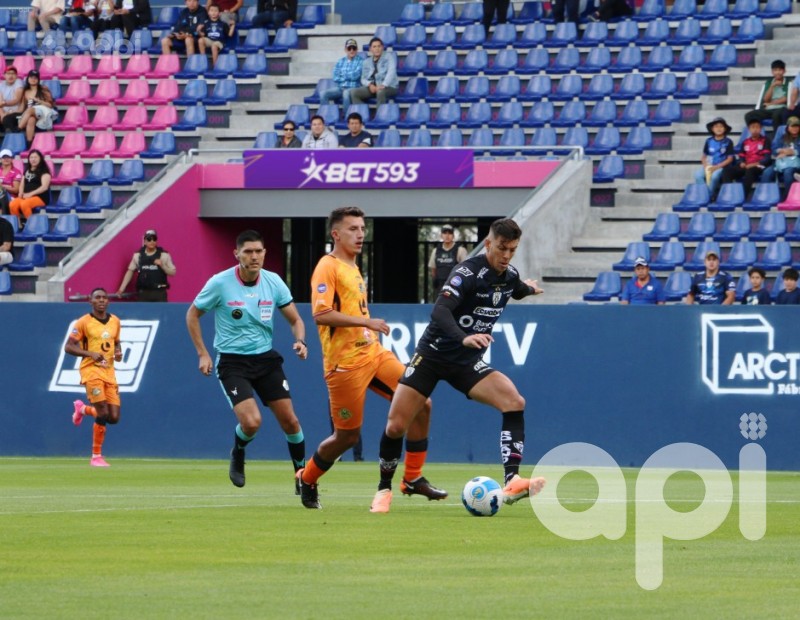 Independiente se recupera 2-0 sobre Libertad