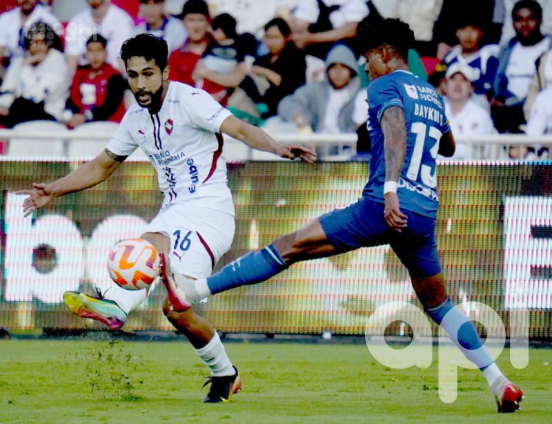 Liga pasa 2-0 a Católica y asegura Libertadores directa