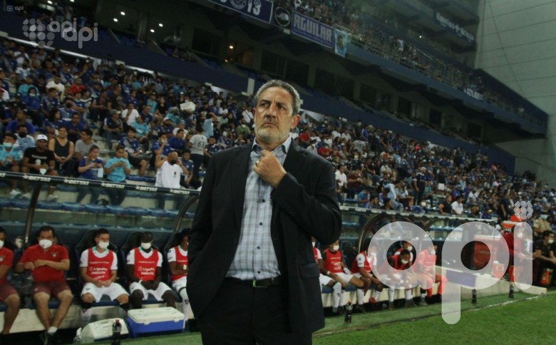 A. Goianiense despide con goleada a Pablo Marini de la U