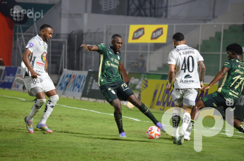 Orense, con susto, pasa 3-1 a Mushuc Runa