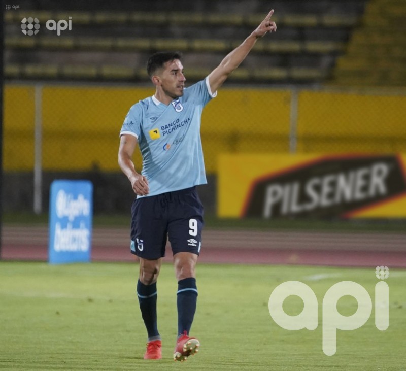 Chatoleí encaja media canasta al monarca IDV