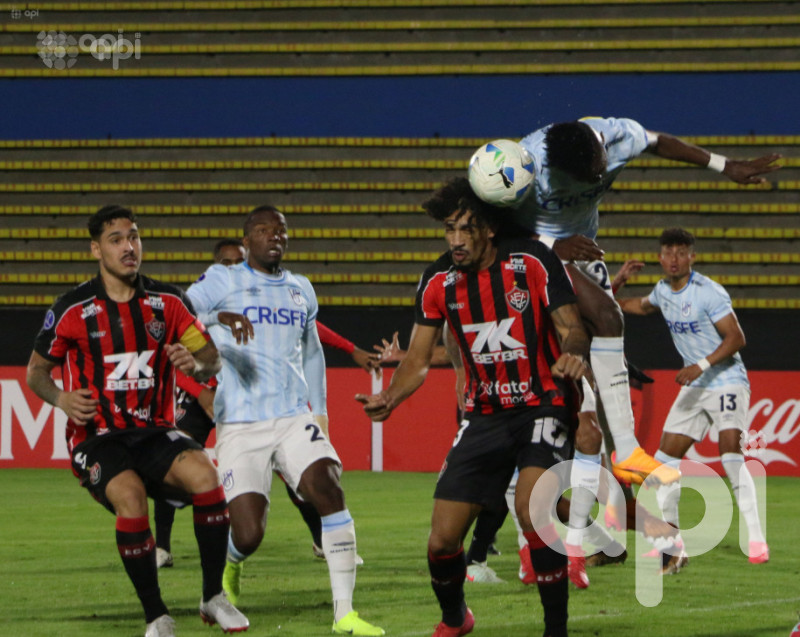 Universidad Católica derrota 1-0 a brasileño Vitoria
