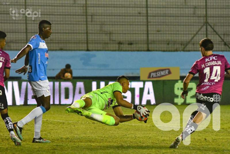 Manta festeja 0-0 con IDV