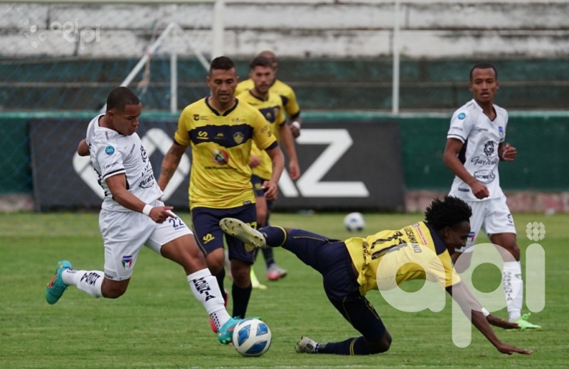 Chacaritas tumba al puntero Imbabura en el ascenso