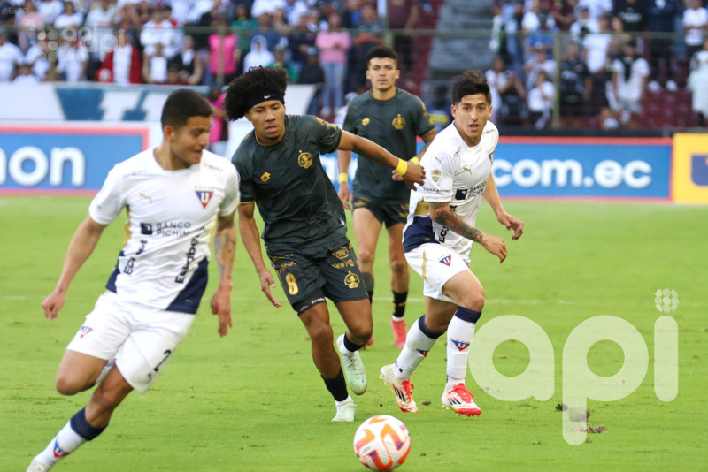 Liga gana el Superclásico 3-1 al Aucas